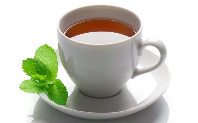 How to Make an Herbal Tincture With Peppermint Leaf (Video) Image